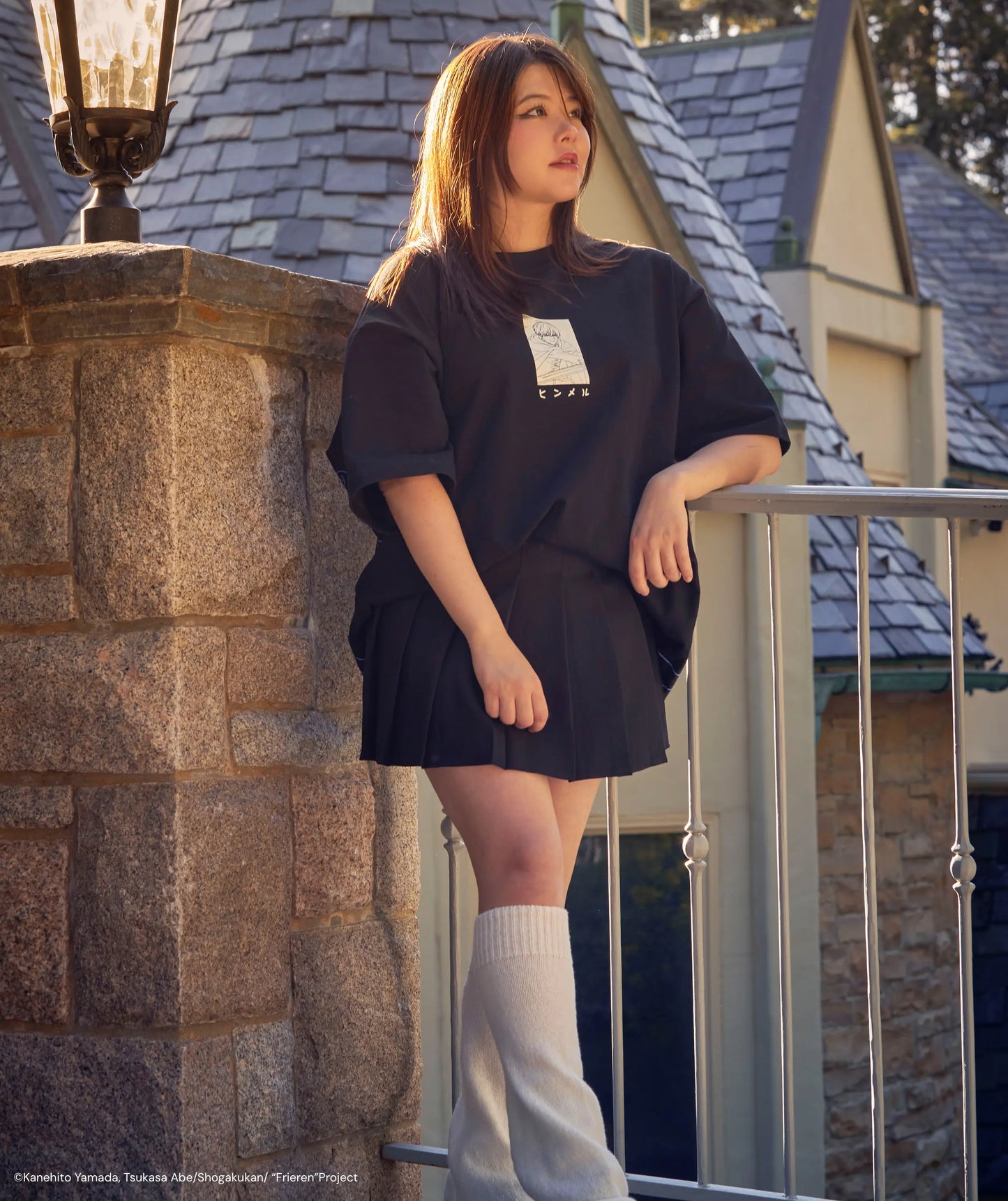 FRIEREN: BEYOND JOURNEY'S END HIMMEL THE HERO OVERSIZED TEE