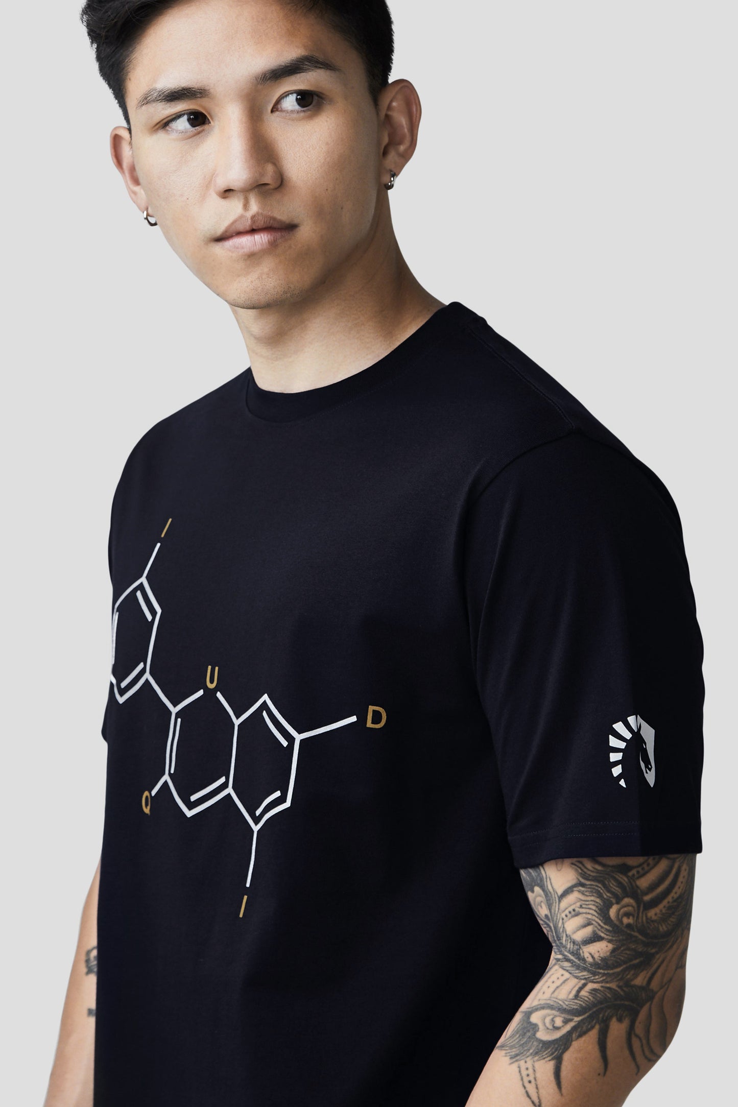 TEAM LIQUID STRUCTURE SHORT SLEEVE TEE