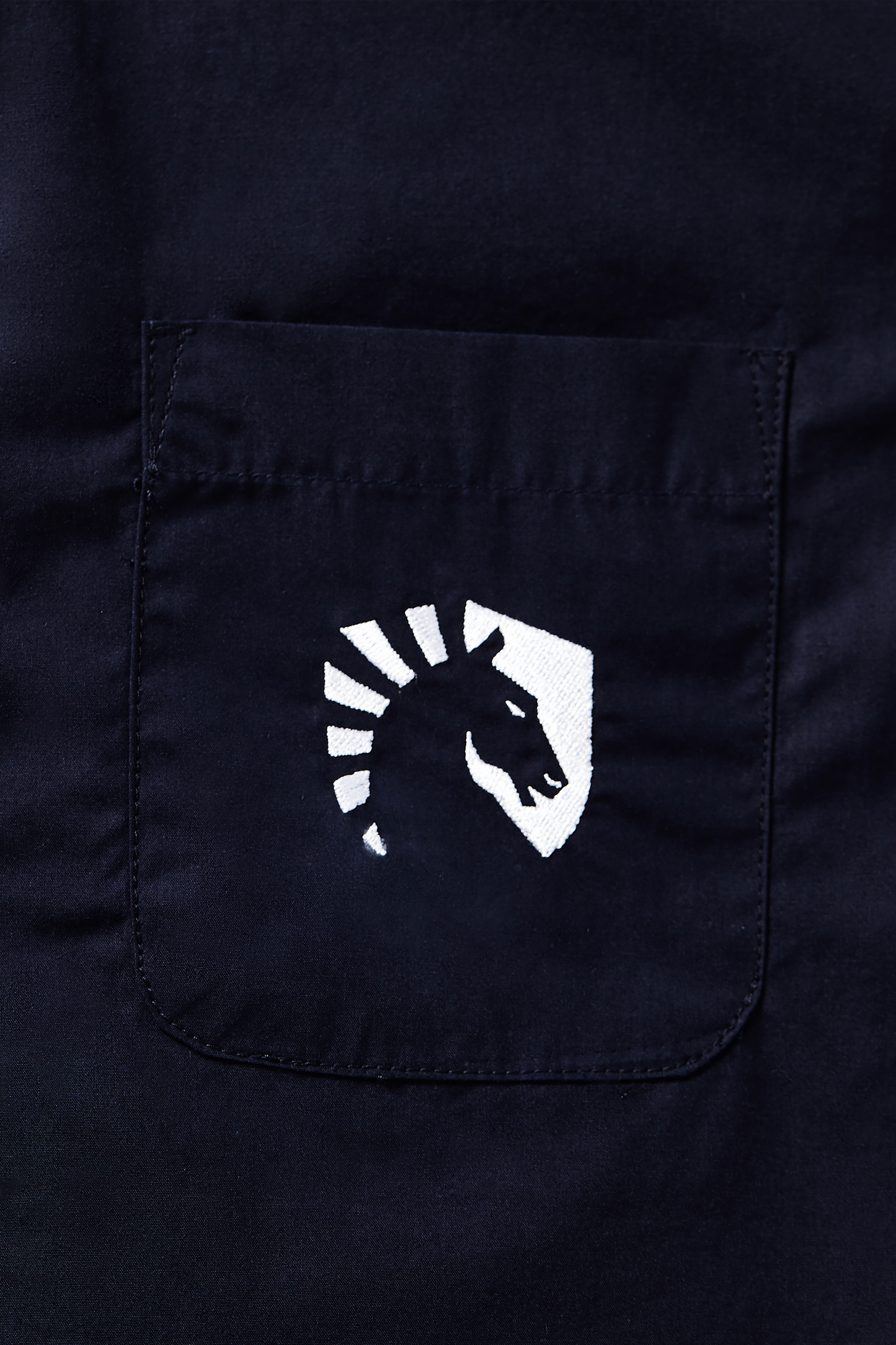 CREST SHORT SLEEVE BUTTON UP SHIRT