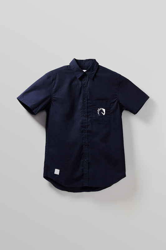 CREST SHORT SLEEVE BUTTON UP SHIRT